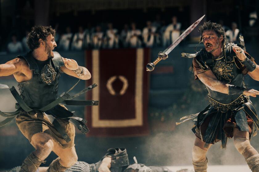 Paul Mescal como Lucius y Pedro Pascal como Marcus Acacius en una escena de "Gladiator II".